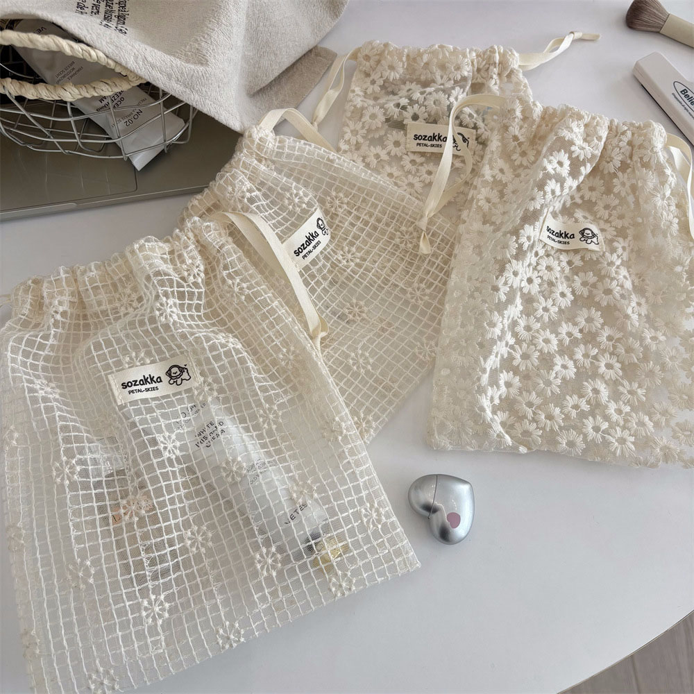 Kant geborduurde Daisy Mesh ma - Women Accessories Products recensie en prijs